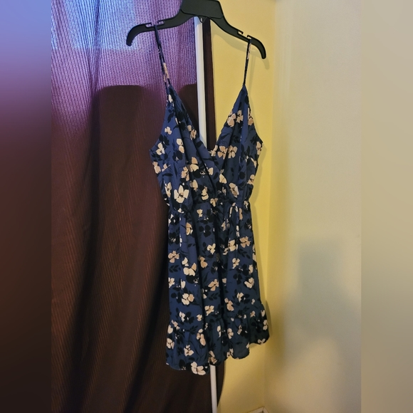 Saints and Hearts Dresses & Skirts - Saints and Hearts Floral Faux Wrap Dress, BNWT, Size M